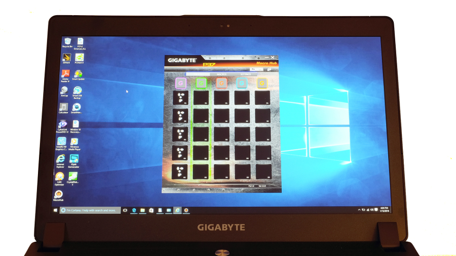 Gigabyte P37X v4 display