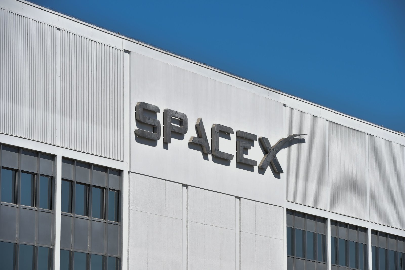 The exterior of SpaceX headquarters in Hawthorne, California as seen on July 22, 2018. (Photo by Robyn Beck / AFP)        (Photo credit should read ROBYN BECK/AFP/Getty Images)