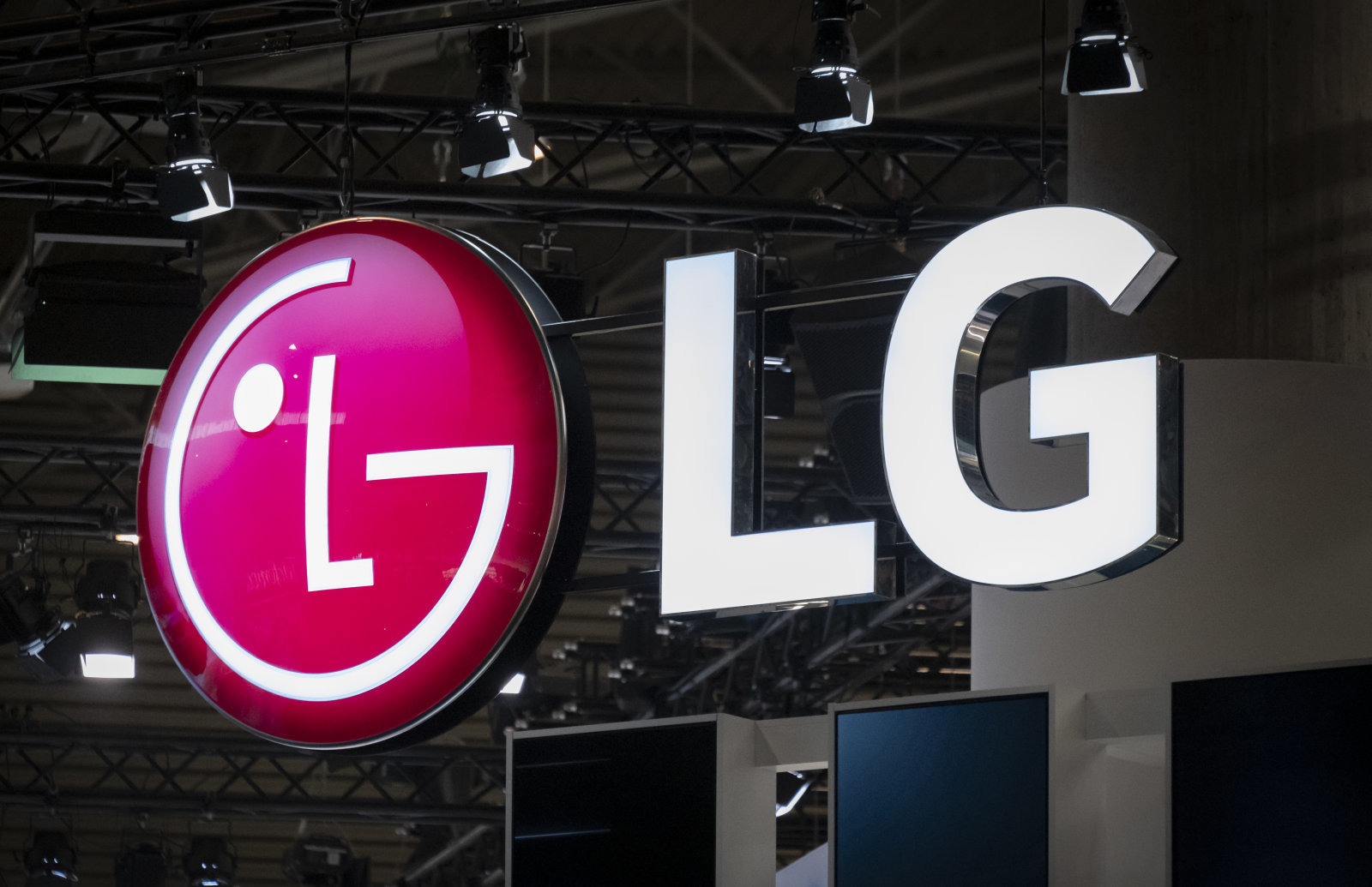 The LG logo is seen during MWC 2019.
The MWC2019 Mobile World Congress opens its doors to showcase the latest news of the manufacturers of smart phones. The presence of devices prepared to manage 5G communications has been the hallmark of this edition. (Photo by Paco Freire / SOPA Images/Sipa USA)