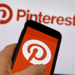 BERLIN, GERMANY - OCTOBER 05: The Logo of Pinterest is displayed on a smartphone on October 05, 2018 in Berlin, Germany. (Photo by Thomas Trutschel/Photothek via Getty Images)