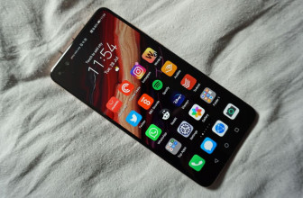 Smartphone sales plummet as Samsung and Huawei ‘tie’ for top spot