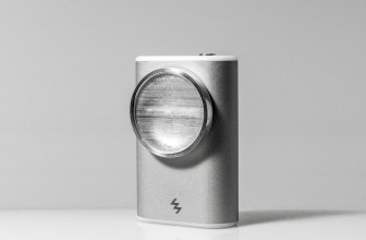 LIT is a wireless xenon flash for your smartphone