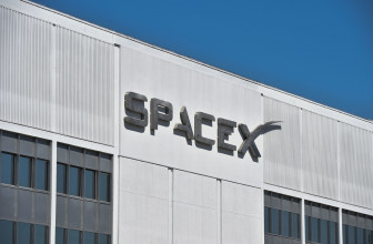 SpaceX gets FCC approval to deploy thousands more internet satellites