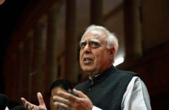 Former telecom minister Kapil Sibal defends telcos on call drop issue