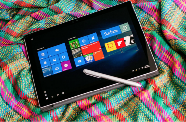 Microsoft Surface Pro 4 Intel Core i5 8 GB Memory 256 GB 12.3 Touchscreen Tablet Windows 10 Pro